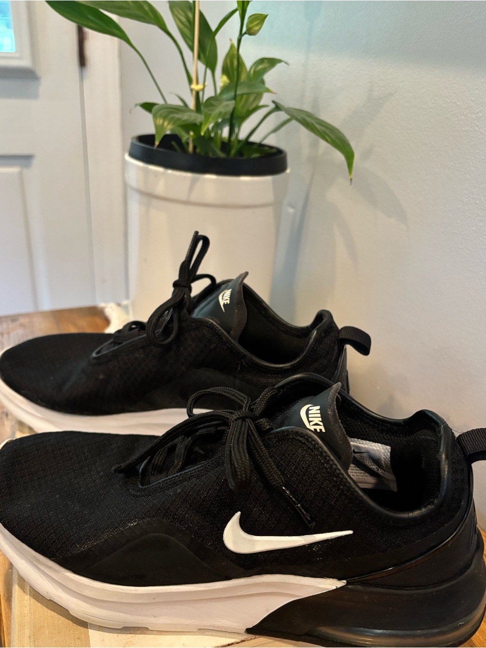 Nike Black and White Men's Lightweight Training Sneakers